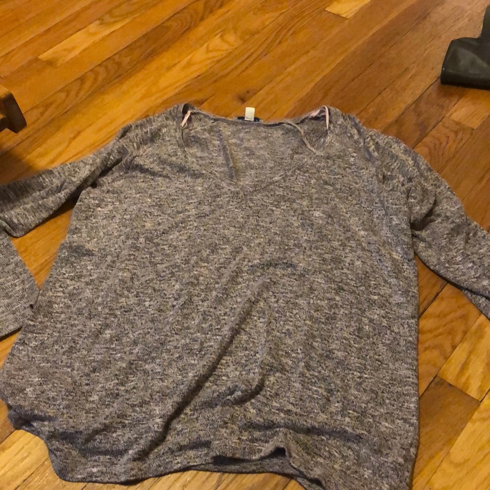 Thin sweater